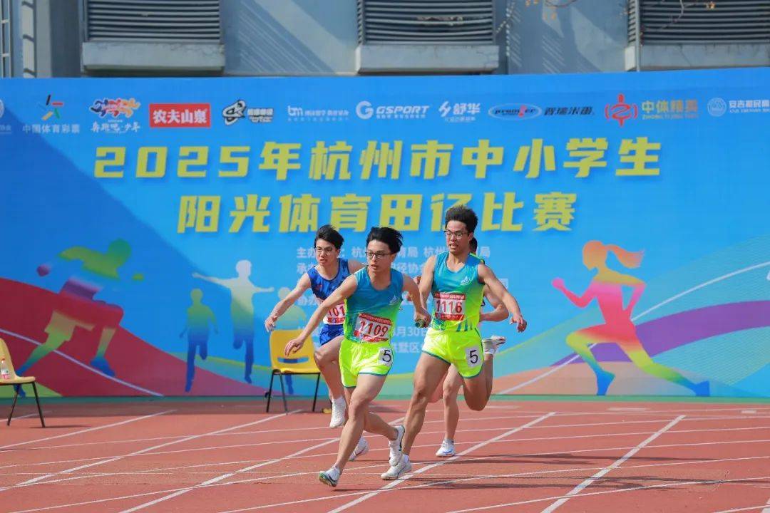 小明的父母
