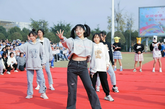 担当左边锋
